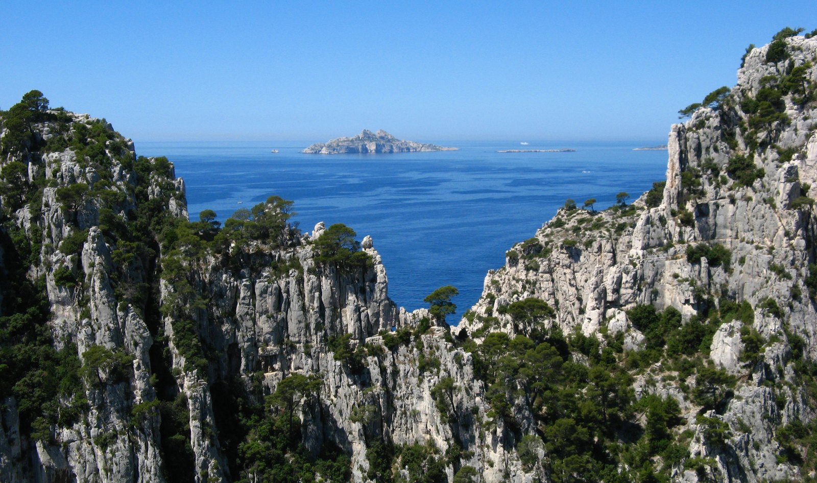 L’eau turquoise de la calanque d’En-Vau